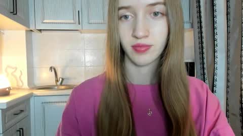  LESLIE   online show from November 18, 8:10 pm