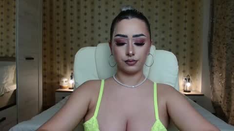 Snapshot of leslie_secret chatting on December 3, 9:23 pm leslie_secret online show from December 3, 9:23 pm