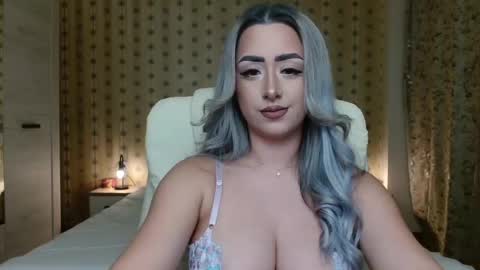 Snapshot of leslie_secret chatting on January 4, 10:34 pm leslie_secret online show from January 4, 10:34 pm