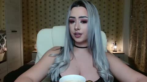 Snapshot of leslie_secret chatting on December 7, 8:49 pm leslie_secret online show from December 7, 8:49 pm