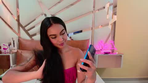 LeslieBush online show from December 17, 12:09 pm