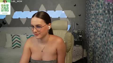 Snapshot of lesliekorfs chatting on February 19, 10:53 pm LeslieKorfs online show from February 19, 10:53 pm