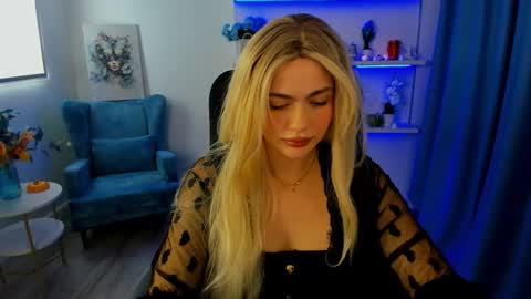 lesliemineg online show from October 23, 8:26 pm