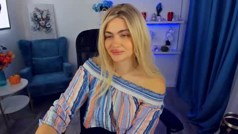 lesliemineg online show from October 18, 8:54 pm