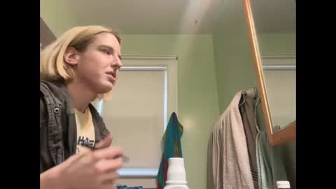 Leslietheslut online show from September 17, 2:37 pm