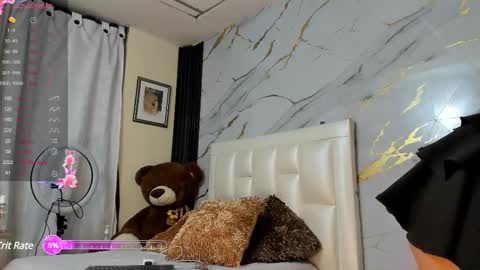 Snapshot of lesly_w chatting on February 26, 9:55 am I am here from Monday to Friday from 730 am to 130 pm Colombia time and saturday from 500 am to 1000 am .... Soon Blue page online show from February 26, 9:55 am