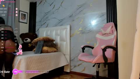 Snapshot of lesly_w chatting on February 25, 10:04 am I am here from Monday to Friday from 730 am to 130 pm Colombia time and saturday from 500 am to 1000 am .... Soon Blue page online show from February 25, 10:04 am