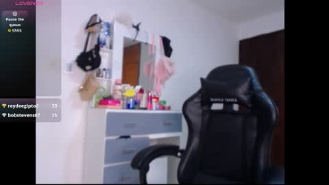 Snapshot of leslycarsson chatting on October 2, 2:05 am lesly online show from October 2, 2:05 am