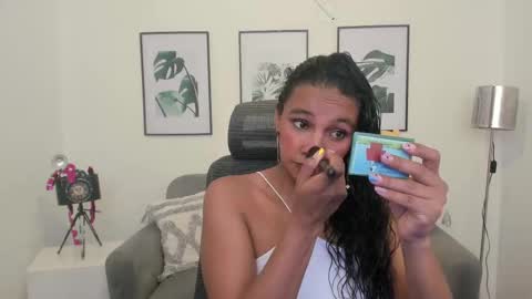 Snapshot of leslyflorez chatting on February 12, 8:07 pm Lesly online show from February 12, 8:07 pm