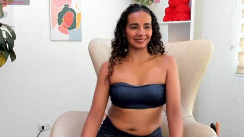 Snapshot of leslyflorez chatting on January 8, 8:07 pm Lesly online show from January 8, 8:07 pm
