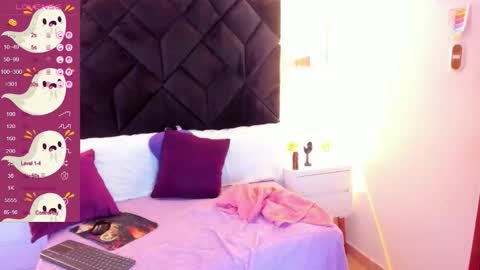 Snapshot of letiziia_sky chatting on October 10, 10:14 pm letiziia online show from October 10, 10:14 pm