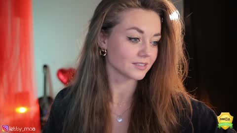 Letty Moa         - IG direct letty moa online show from December 18, 1:21 am