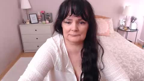 Snapshot of leveme2night chatting on September 30, 12:44 pm Mary online show from September 30, 12:44 pm