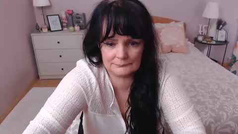 Snapshot of leveme2night chatting on October 1, 12:54 pm Mary online show from October 1, 12:54 pm