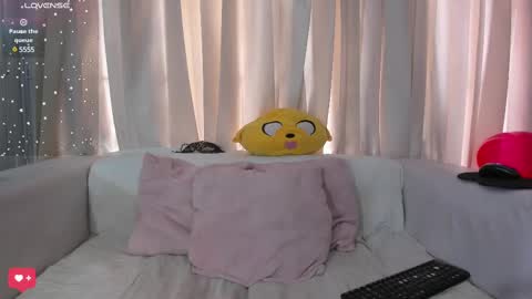 Snapshot of lex_purple chatting on February 17, 1:33 pm Alex online show from February 17, 1:33 pm