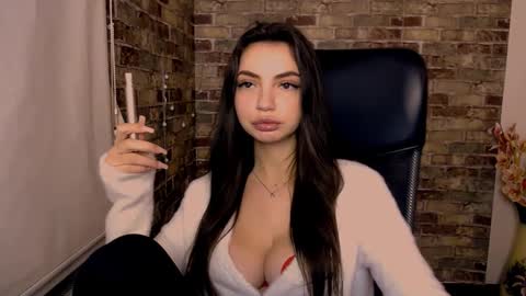 Alexia online show from December 7, 4:25 pm