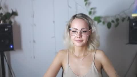 Snapshot of lexie_wild chatting on December 10, 8:30 am Lexie online show from December 10, 8:30 am