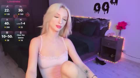 Snapshot of lexieblonde chatting on October 30, 6:27 am lexieblonde online show from October 30, 6:27 am