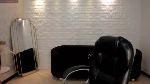 Snapshot of lexiewayne chatting on February 12, 7:35 pm Lexie online show from February 12, 7:35 pm