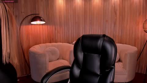 Snapshot of lexiewayne chatting on December 20, 7:50 pm Lexie online show from December 20, 7:50 pm
