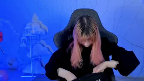 Snapshot of lexiwenford chatting on February 12, 2:56 am Lexi Wenford NO NUDE GODDESS online show from February 12, 2:56 am