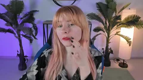 Snapshot of lexiwenford chatting on March 10, 3:01 am Lexi Wenford NO NUDE GODDESS online show from March 10, 3:01 am