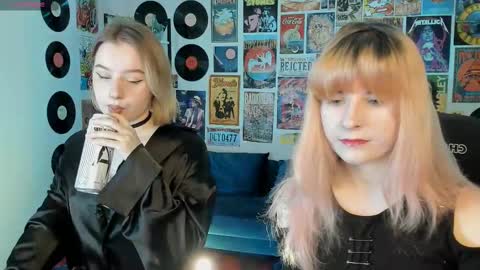 Snapshot of lexiwenford chatting on February 28, 3:04 am Lexi Wenford NO NUDE GODDESS online show from February 28, 3:04 am