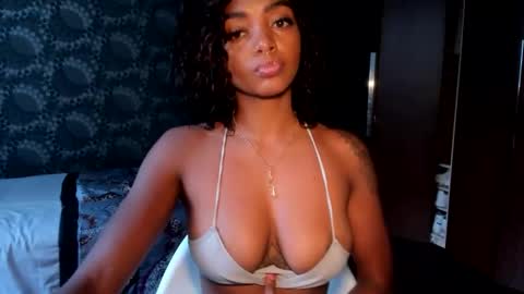 LEXY - Independent account online show from October 3, 1:38 pm