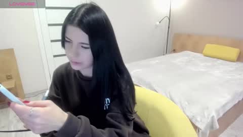 lexyswett online show from December 9, 1:55 pm