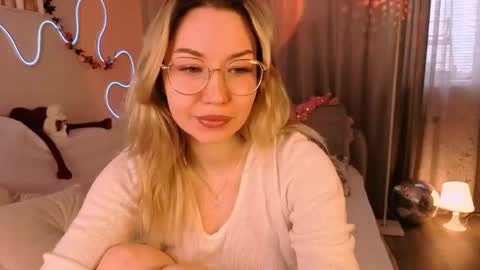 Lily online show from April 22, 3:47 am
