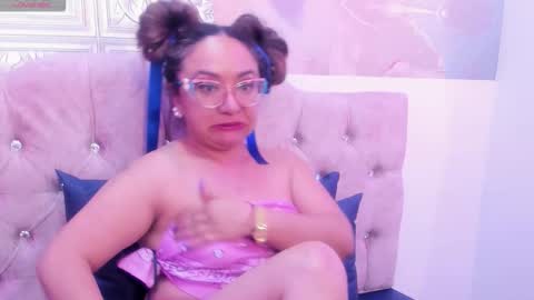 Leyla smithh online show from October 10, 12:15 am