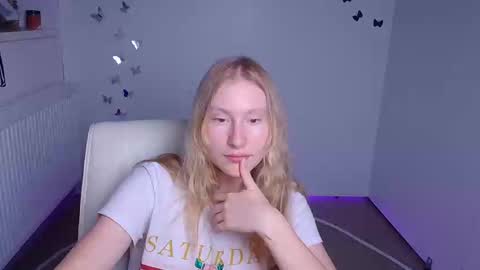 Snapshot of leylaice chatting on September 12, 2:02 pm Leyla online show from September 12, 2:02 pm