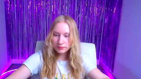 Snapshot of leylaice chatting on September 11, 1:55 pm Leyla online show from September 11, 1:55 pm