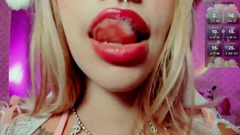 Snapshot of leylanoir chatting on September 18, 6:06 pm LEA online show from September 18, 6:06 pm