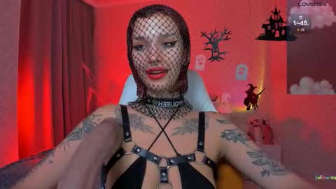 Snapshot of leylanoir chatting on October 26, 5:30 pm LEA online show from October 26, 5:30 pm