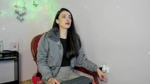 Snapshot of leynamadrigal chatting on March 5, 8:12 pm Leyna online show from March 5, 8:12 pm