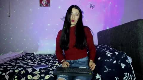 Snapshot of leynamadrigal chatting on February 17, 11:00 pm Leyna online show from February 17, 11:00 pm