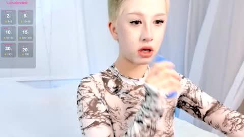 Lisa online show from October 5, 6:07 am