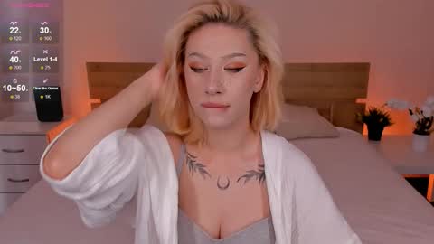 Snapshot of lezy_liza chatting on September 17, 3:15 am Lisa online show from September 17, 3:15 am