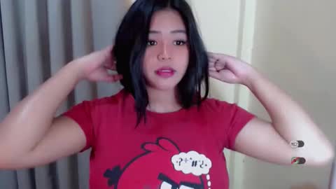 Snapshot of lhara_cumming chatting on October 25, 1:02 am LHARA online show from October 25, 1:02 am