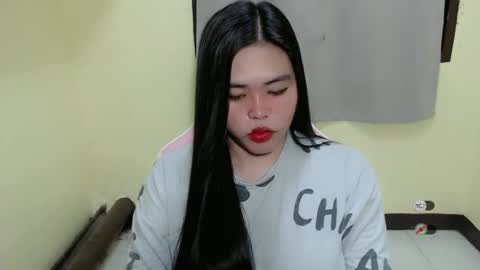 Snapshot of lhara_cumming chatting on March 4, 11:11 pm LHARA online show from March 4, 11:11 pm