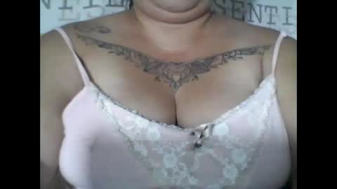 lhiannash33 online show from April 7, 12:40 pm