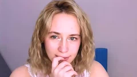 li_ni_ online show from September 21, 3:32 pm