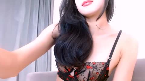 Li  online show from November 24, 9:06 pm