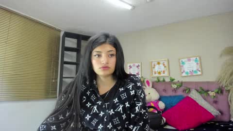 lia online show from January 18, 8:30 pm