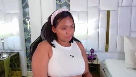Snapshot of lia_mariana chatting on October 22, 6:24 pm lia_mariana online show from October 22, 6:24 pm