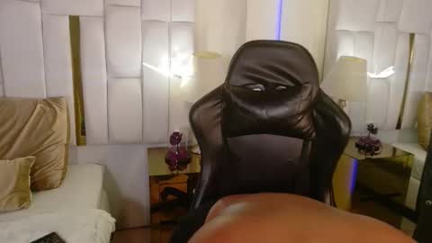 Snapshot of lia_mariana chatting on October 1, 6:35 pm lia_mariana online show from October 1, 6:35 pm