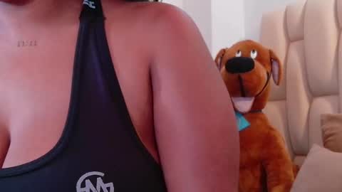 Snapshot of lia_mariana chatting on September 8, 6:07 pm lia_mariana online show from September 8, 6:07 pm
