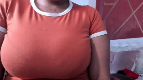 Snapshot of lia_mariana chatting on December 21, 1:53 pm lia_mariana online show from December 21, 1:53 pm