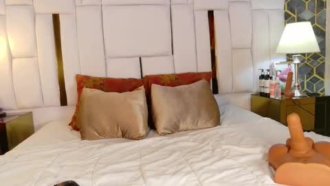 Snapshot of lia_mariana chatting on October 18, 2:53 pm lia_mariana online show from October 18, 2:53 pm